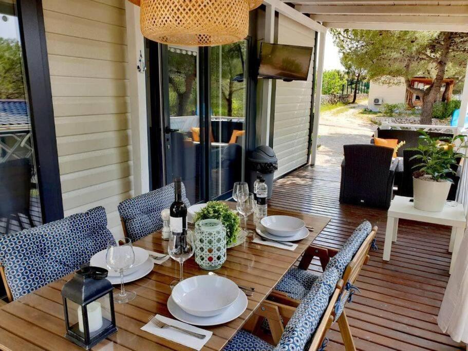 Wunderschöne Ferienwohnung direkt am Meer Jezera Exterior foto