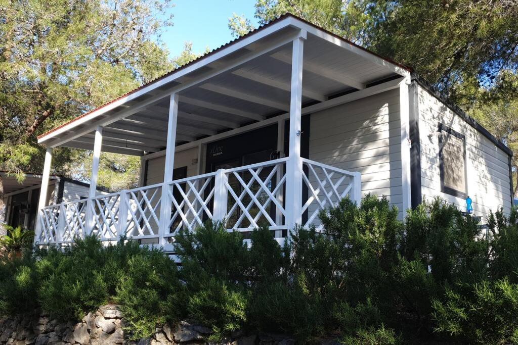 Wunderschöne Ferienwohnung direkt am Meer Jezera Exterior foto