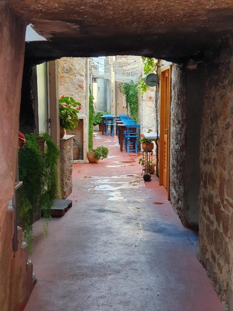 Wunderschöne Ferienwohnung direkt am Meer Jezera Exterior foto
